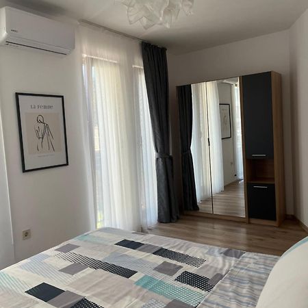 Azzurro Premium Apartment On Bulevard Bogoridi Бургас Экстерьер фото
