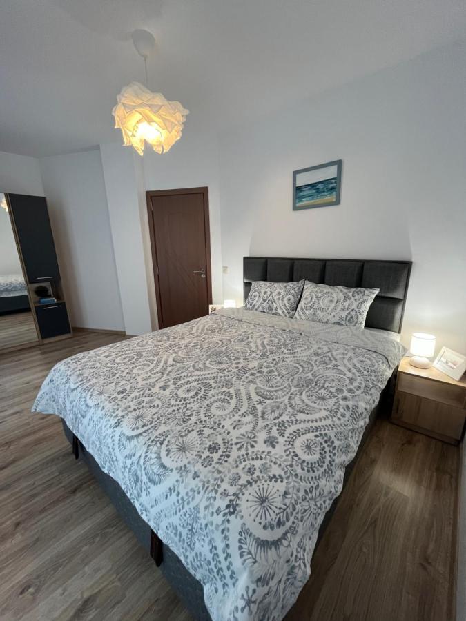 Azzurro Premium Apartment On Bulevard Bogoridi Бургас Экстерьер фото