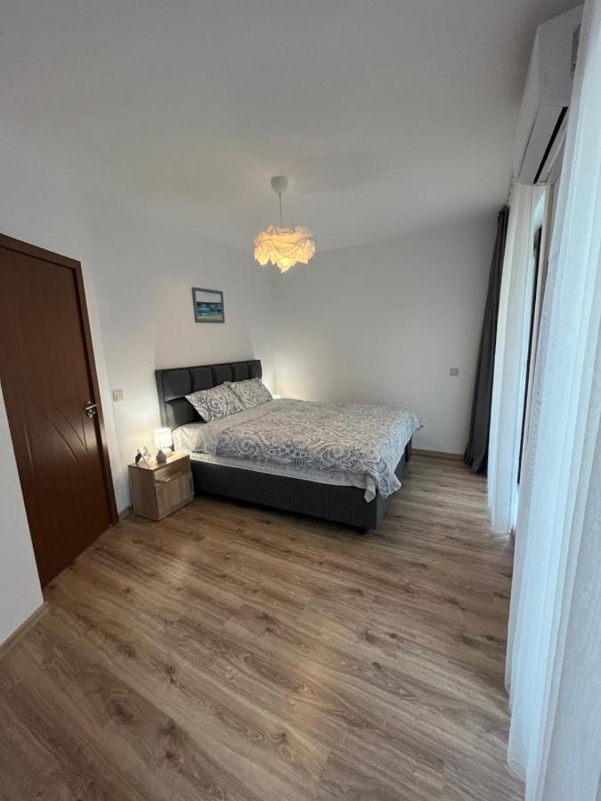 Azzurro Premium Apartment On Bulevard Bogoridi Бургас Экстерьер фото