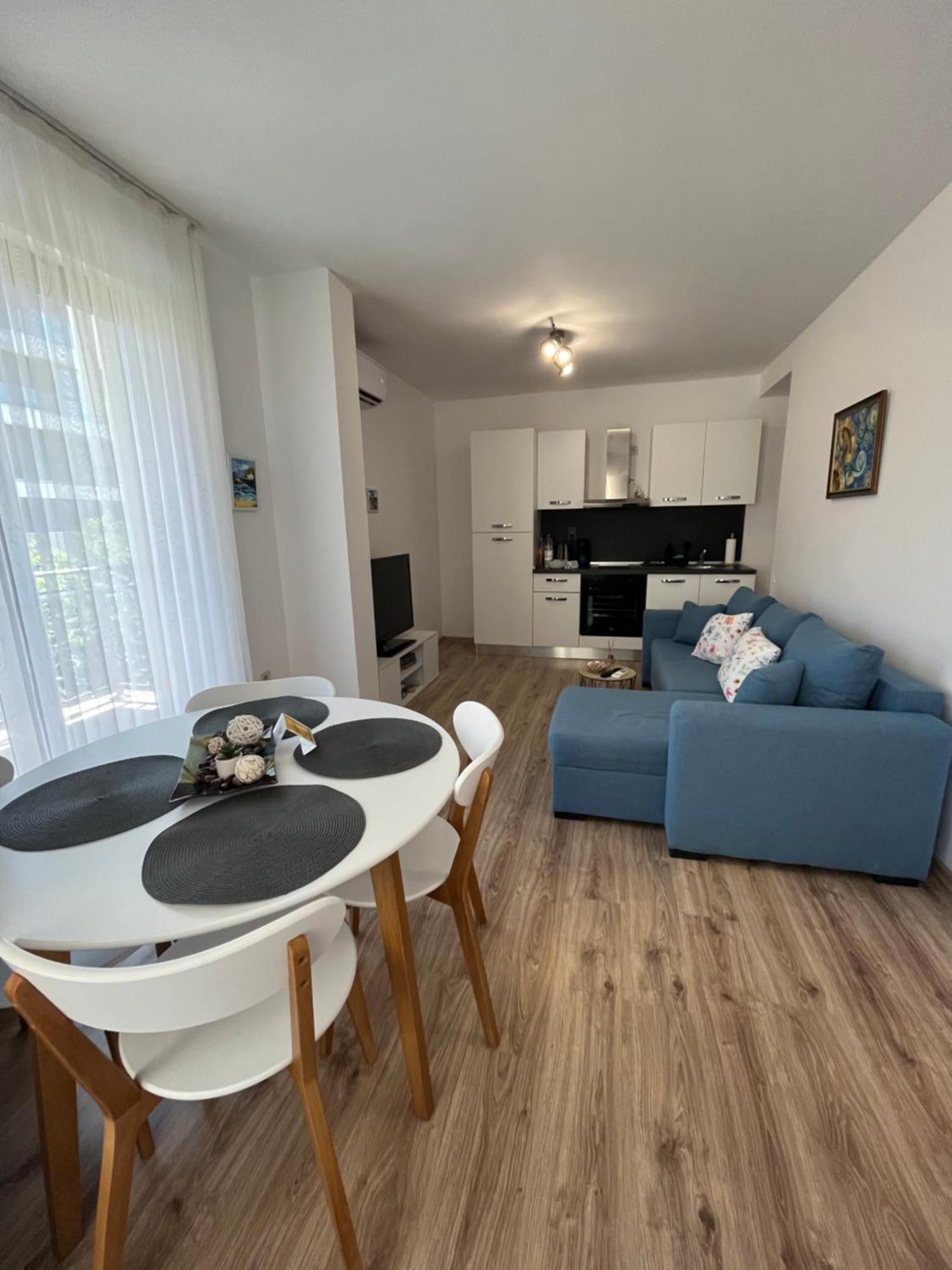 Azzurro Premium Apartment On Bulevard Bogoridi Бургас Экстерьер фото