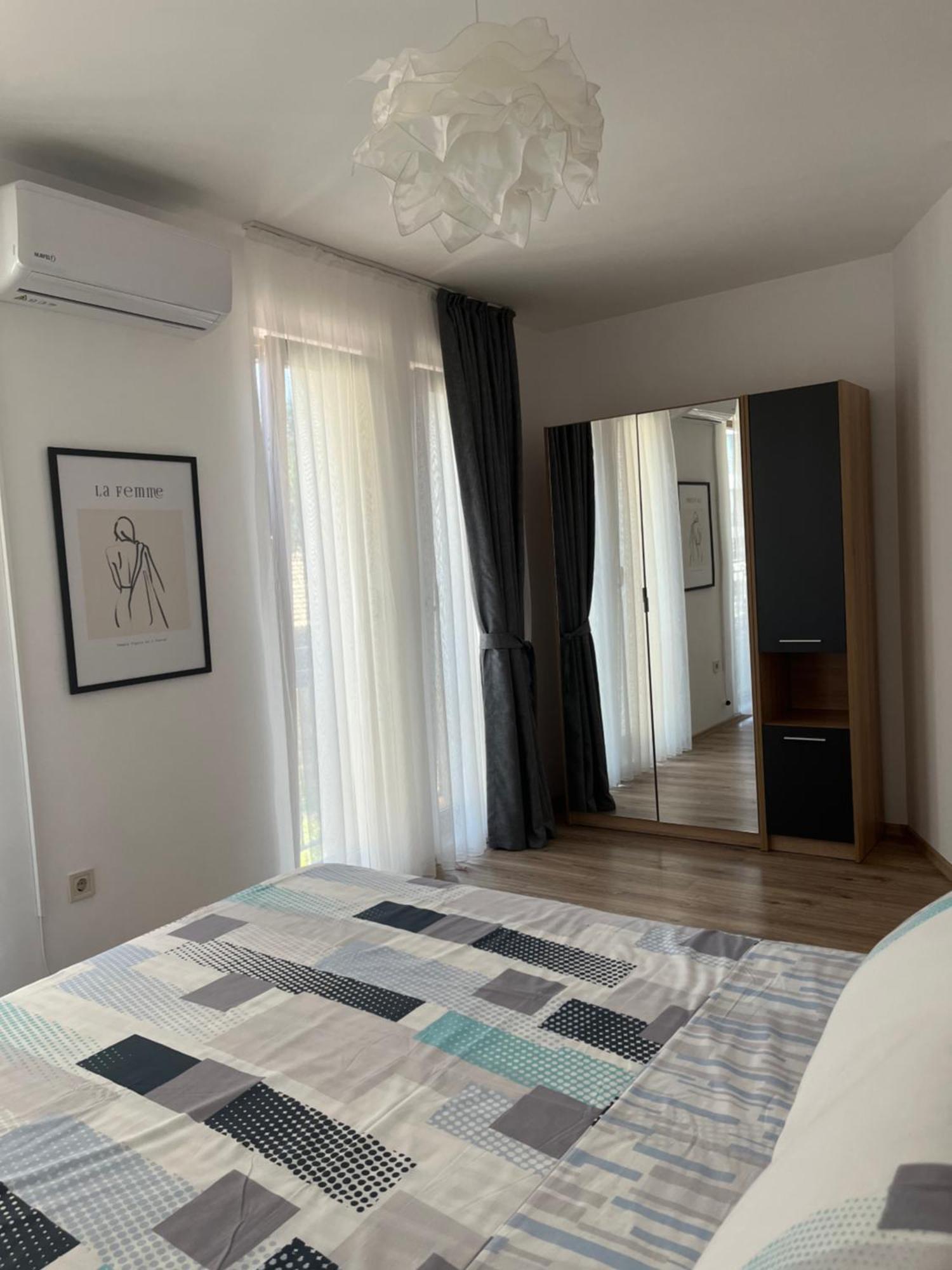 Azzurro Premium Apartment On Bulevard Bogoridi Бургас Экстерьер фото