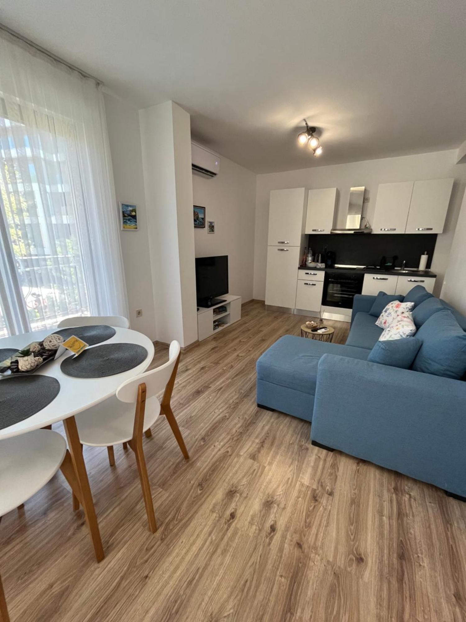 Azzurro Premium Apartment On Bulevard Bogoridi Бургас Экстерьер фото